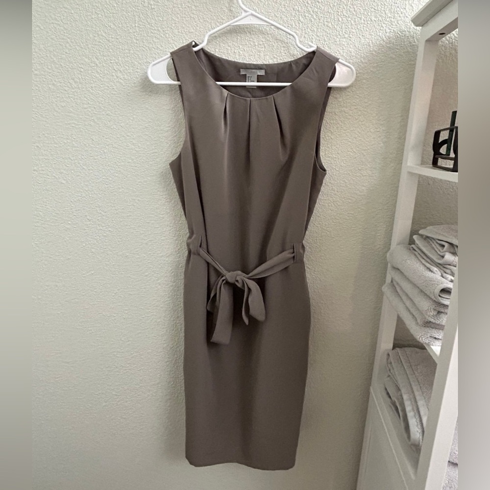 H&M sleeveless wear to work Midi Dress